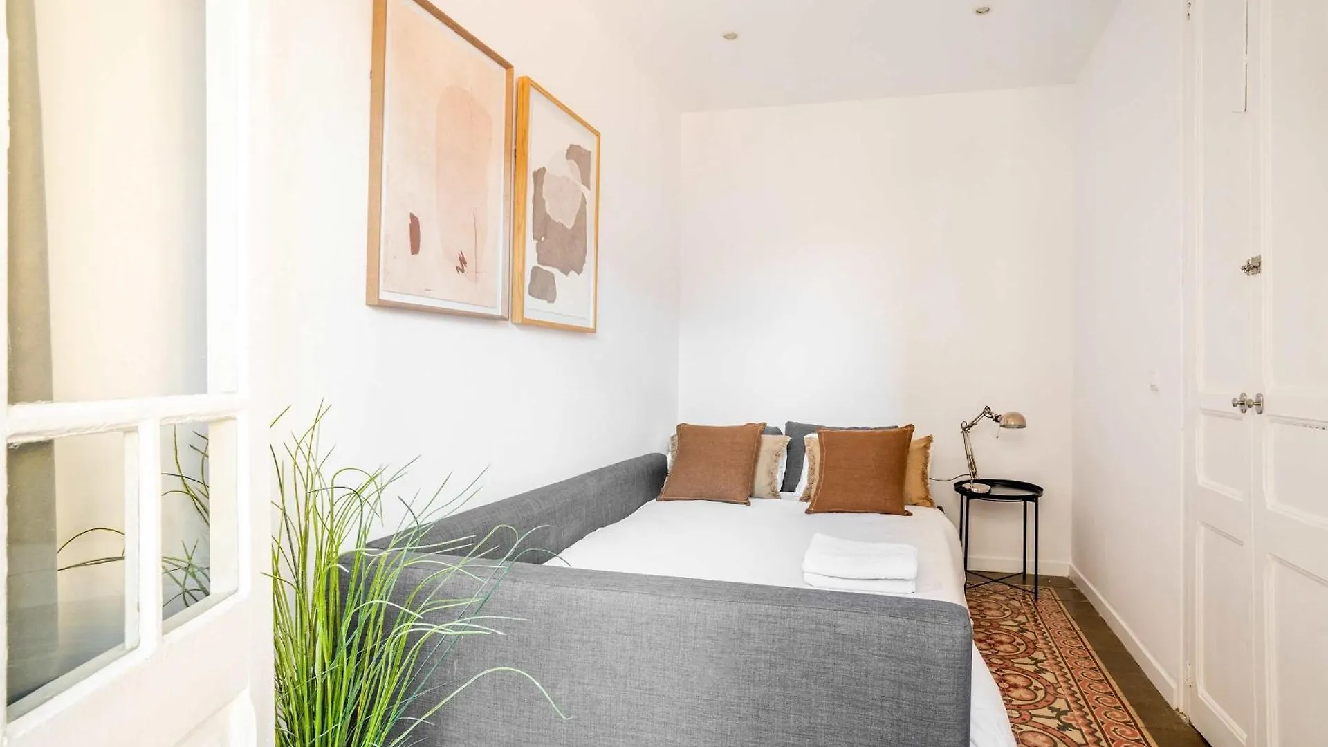 Sagrada Familia- Emblematic And Charming Catalan Home Barcelona Apartment